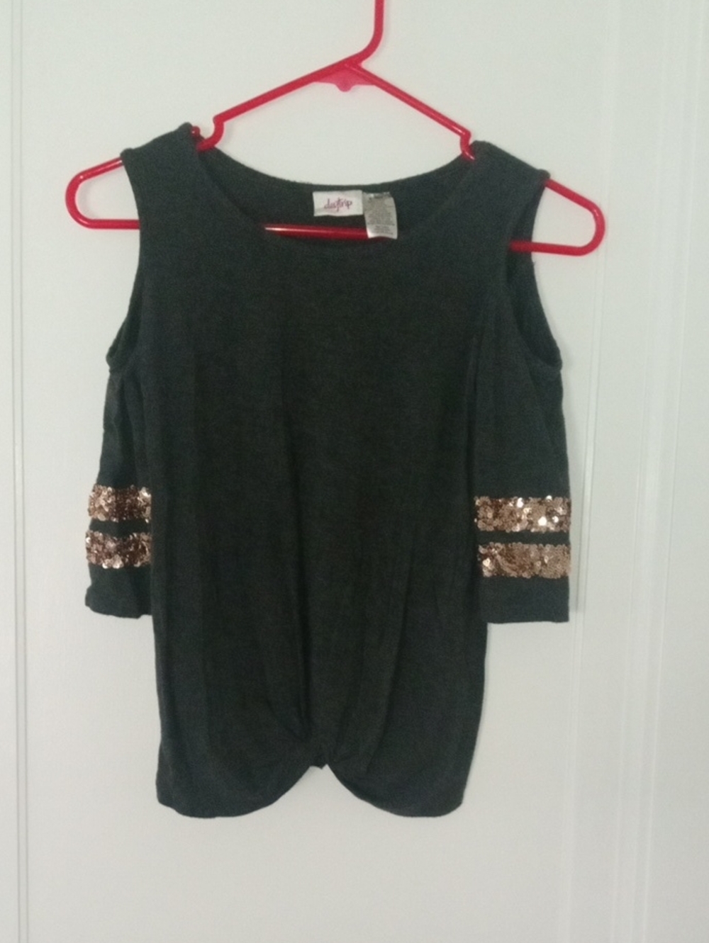 women med DAYTRIP cold shoulder top with sequin accent